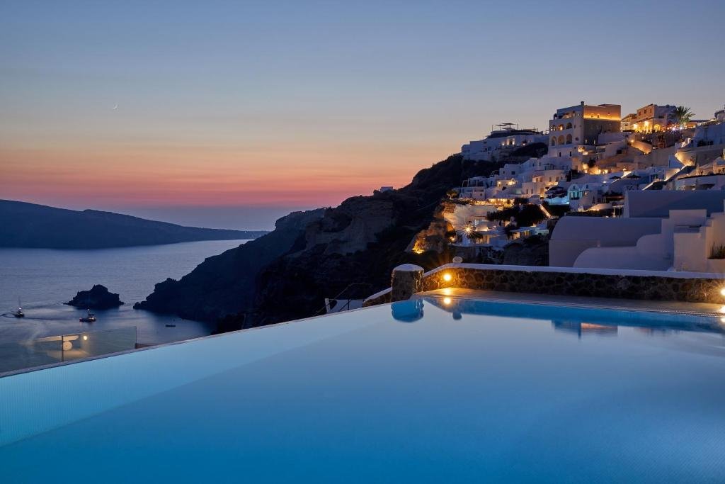 Best hotels in Oia - La Perla Villas