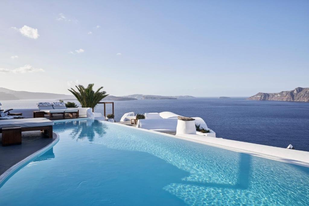 Best Hotels in Oia, Santorini For Adults In 2024 - The Voyagers Diary