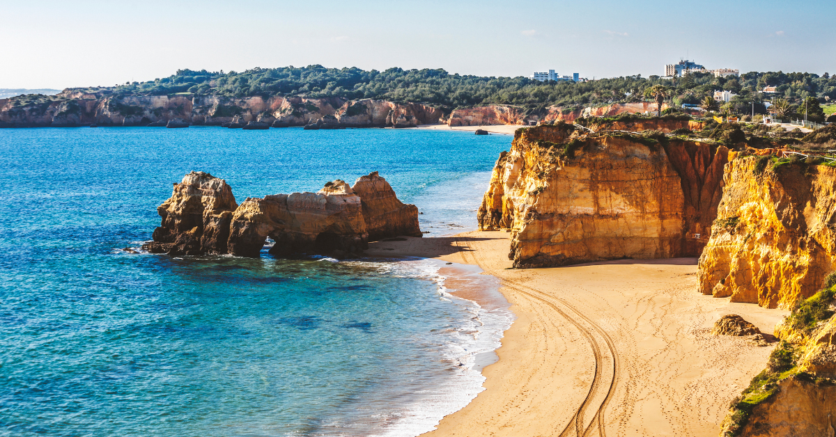 You are currently viewing 4 Days in Algarve Itinerary: The Best Adventure